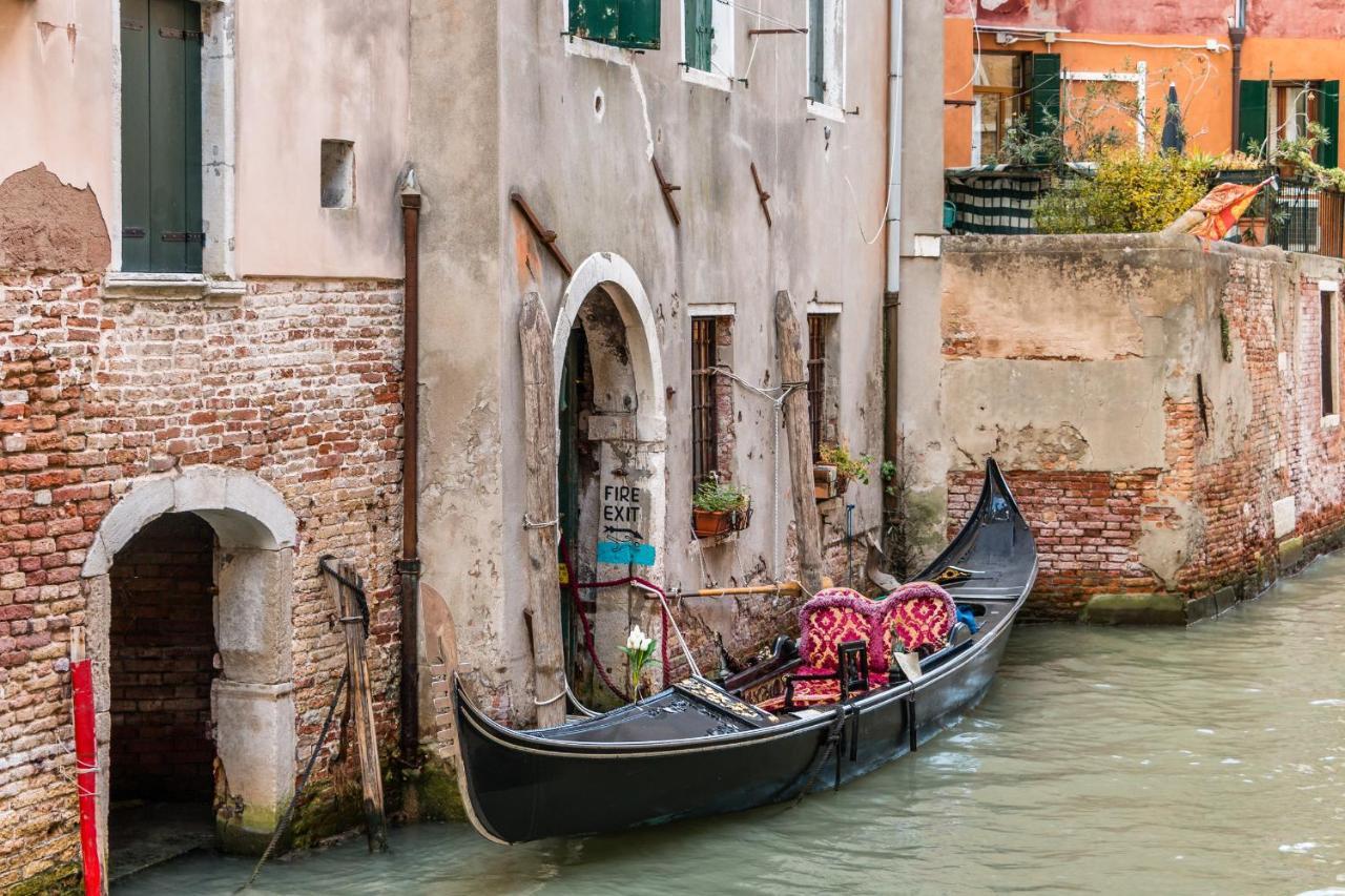 Doge'S Pantheon & St.Mark School In Hidden Venedig Eksteriør billede
